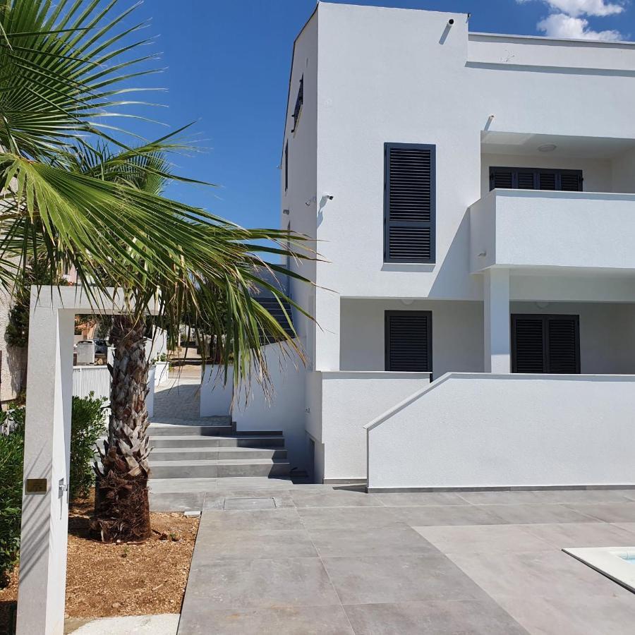 Villa Aquamarine Apartments Novalja Exterior photo